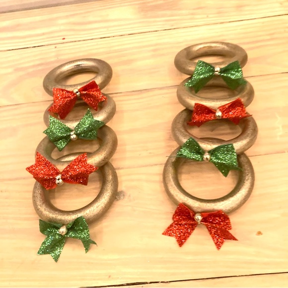 Christmas Holiday Festive Wood Napkin Rings with Shiny Red and Green Bows - Picture 6 of 9